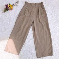 【アースミュージック】ワイドパンツ　ゴムウエスト　オフィスカジュアル　ベージュ