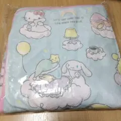 サンリオ　福袋　2022 ブランケット　ひざ掛け　シナモロール　マイメロディ