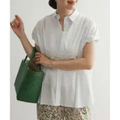 美品✨　ホワイト❤️　アーバンリサーチドアーズ　半袖ワイドタックシャツ