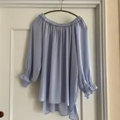 フリルブラウス