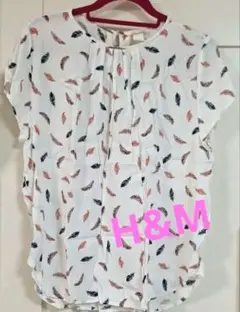 最終❗H&M♥️羽根模様 半袖　ブラウス　トップス　春夏のサムネイル