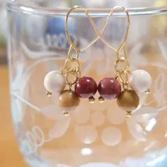 ムーアカイトのピアス