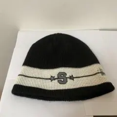ニット帽 黒と白 ストライプ 星刺繍値段交渉受け付けます