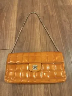 CHANEL チョコバー エナメル チェーンショルダーバッグのサムネイル