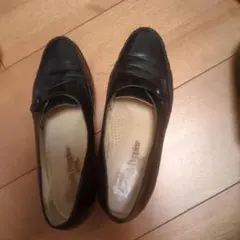 Hush Puppies 黒ローファー ボタン付き