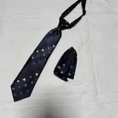 ミッキー柄 ネクタイとポケットチーフセット