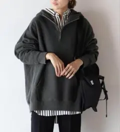 FRAMeWORK 別注リバースウィーブ　ハーフジップパーカーCHAMPION FRAMeWORK（フレームワーク）の「CHAMPION 別注リバースウィーブ11.7oz