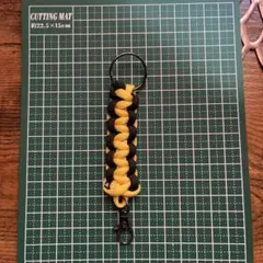 ハンドメイド　パラコード　キーホルダー　ストラップ　個性派
