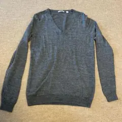 UNIQLO グレー Vネック 長袖セーター