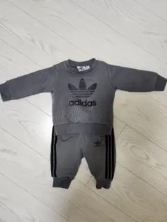 adidas グレー トレーナー　セットアップ　70センチ