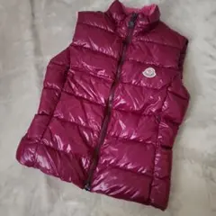 【美品】MONCLER ダウンベスト マゼンタ 正規品　人気カラー軽量