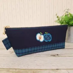 ファミリアチェックペンケース(紺青りんご)