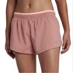 Nike ピンク ショートパンツ