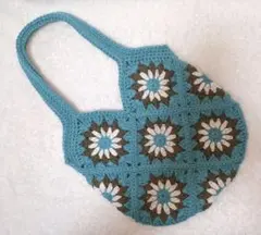 ハンドメイド　かぎ編み　モチーフバッグ(ブルーグリーン/チャコールグレー/白)