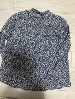 ユニクロ フラワープリント長袖シャツ