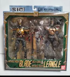 歳末売り切り SIC仮面ライダーガレン&カリス 2体セット 歳末売り切り SIC仮面ライダーガレン&カリス 2体セット - メルカリ
