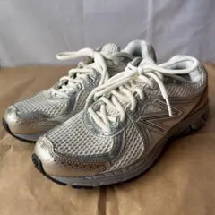 New Balance ニューバランス　スニーカー ホワイト シルバー　24.5
