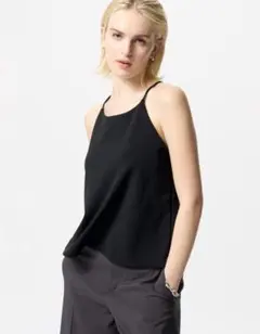 ユニクロ　ブラトップ　クレープジャージーブラキャミソール