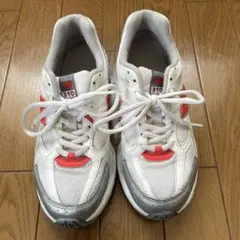 New Balance WR310 23cm ホワイト/レッド週末お値下