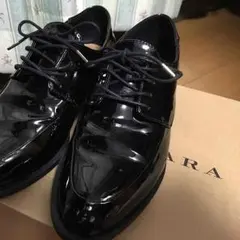 ZARA シングルカラーフラットシューズ 黒
