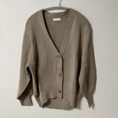 ベージュ Vネック カーディガン