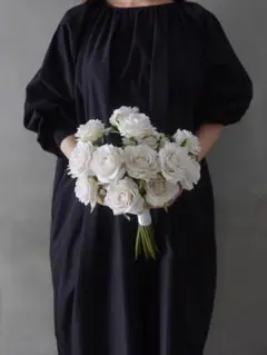 ホワイトクリームローズのエレガントブーケ　ウェディングブーケ　結婚式