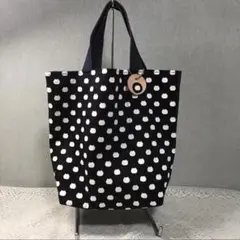 Item thumbnail for item d6205bed-f99b-4b7f-b4f3-59327c83a638