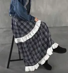 マドラスチェックにパンチングフリルティアードのふんわりロングスカート