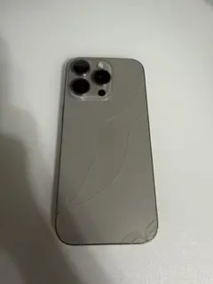 iPhone 16Pro 256GB ナチュラルチタニウム 背面ひび割れあり
