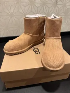 UGG メッシュデザイン ベージュショートブーツ　美品