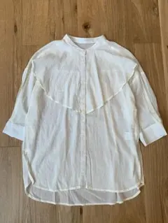 しまむら 陽さん　イルソローレ　バンドカラーラッフルブラウス　M