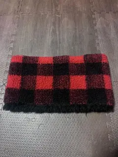 ネックウォーマー 赤黒チェック　フリース　モコモコ