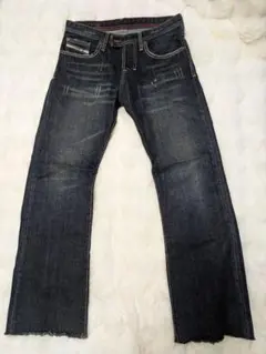 ダークブルーストレートレッグデニム