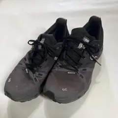 On Running Cloudsurfer Trail スニーカーのサムネイル