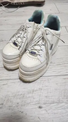 ヨースケ YOSUKE 厚底レースアップスニーカー