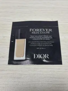 Dior FOREVER SKIN GLOW サンプル 0.7ml