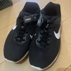 Nike FYEASE ブラック/ホワイト スニーカー