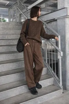 ブラウン ケーブルニット セーター