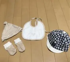 ギフトセット　赤ちゃんの城　スタイ　よだれかけ　帽子　ニット帽　靴下　ソックス