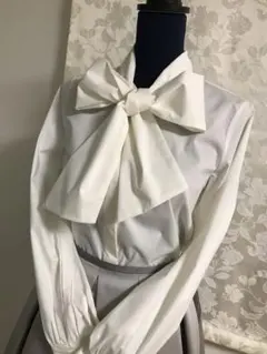 MUVEIL リバーシブルリボン付きスウェットシャツ - メルカリ