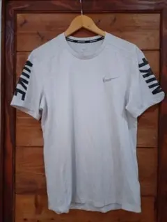 Nike DRI--FIランニングTシャツ ライトグレー サイズL