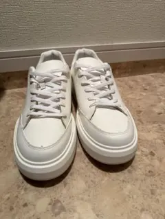 ホワイト スニーカー ZARA