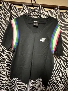 Nike VネックTシャツ ブラック/マルチカラー