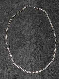 シルバーカラー喜平ネックレス 約60センチ。