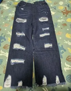 ダメージジーンズ