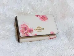 新品 COACH コーチ 定価28,600円 レザー 花柄 5連キーケース - メルカリ