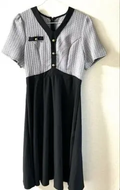 半袖黒と白チェックワンピース