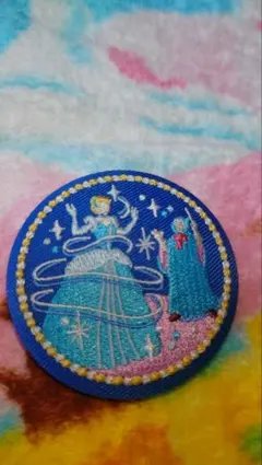 ディズニー刺繍缶バッジ２　シンデレラ