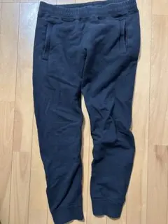 LACOSTE リラックスフィット ブラック スウェットパンツ