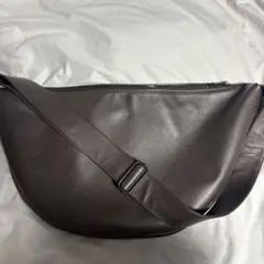 ayane ロゴ型押し 三日月型 ショルダーバッグ ブラウン | Mercari
